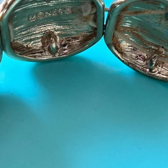 Neiman Marcus Monet Gold-plated Bracelet - Picture 5 of 7